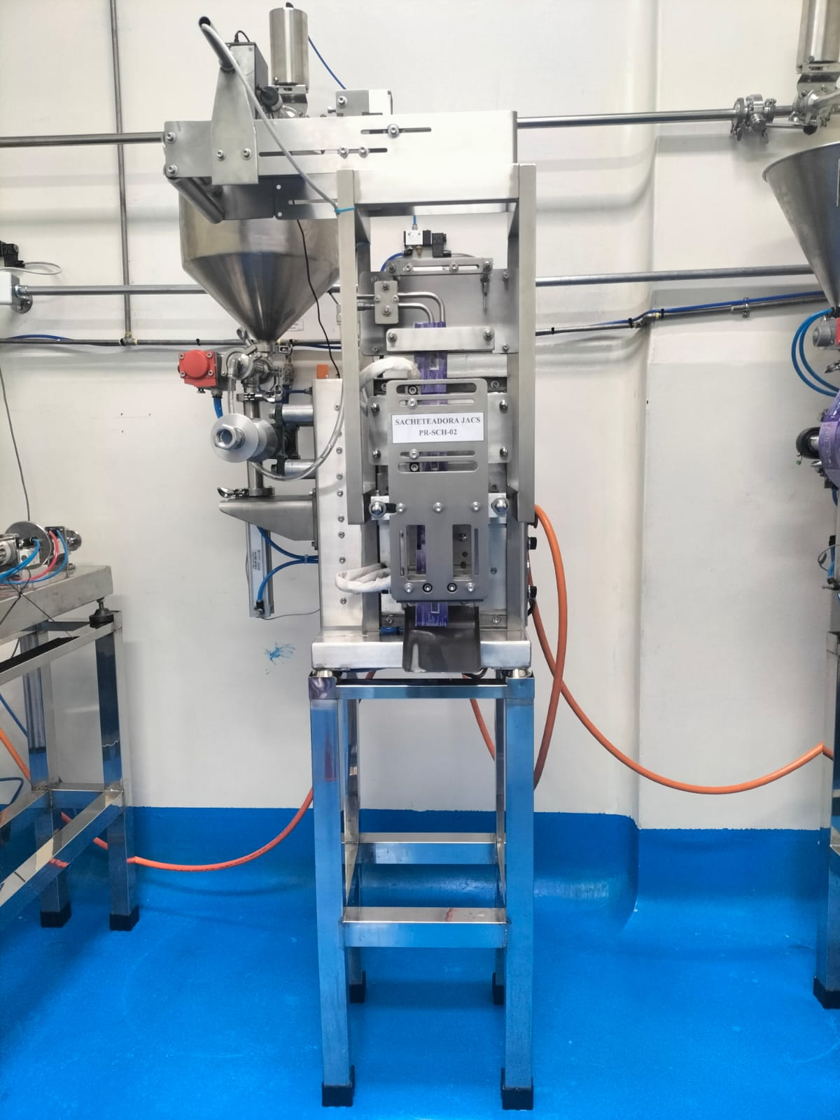 Validación de sachetadora para garantizar el sellado hermético y dosificación precisa del producto.